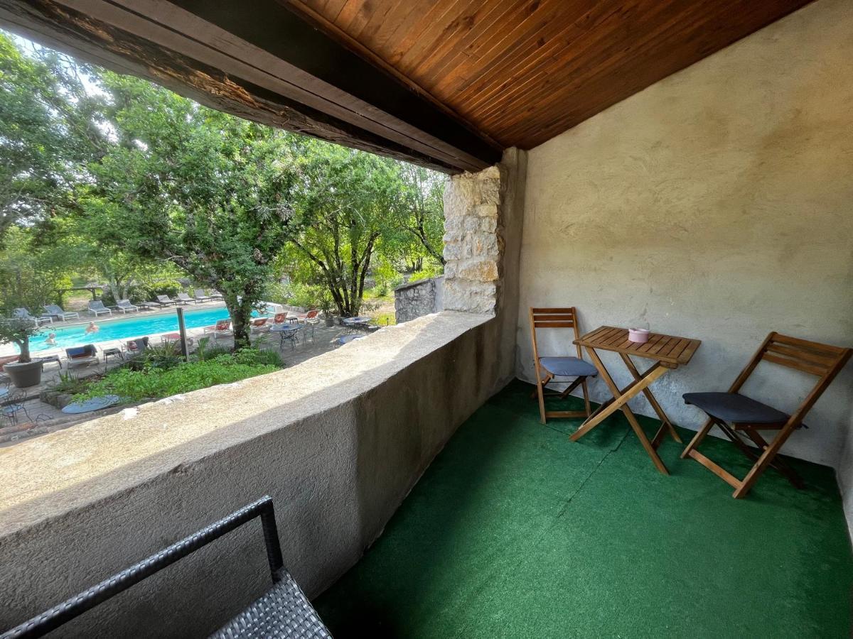 Hotel Mas De L'Espaire Les Vans Luaran gambar