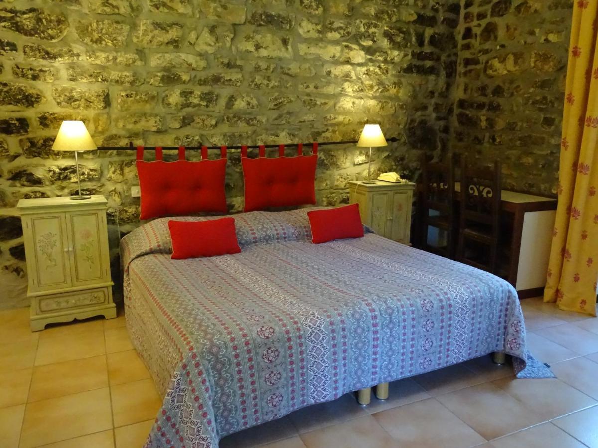 Hotel Mas De L'Espaire Les Vans Luaran gambar