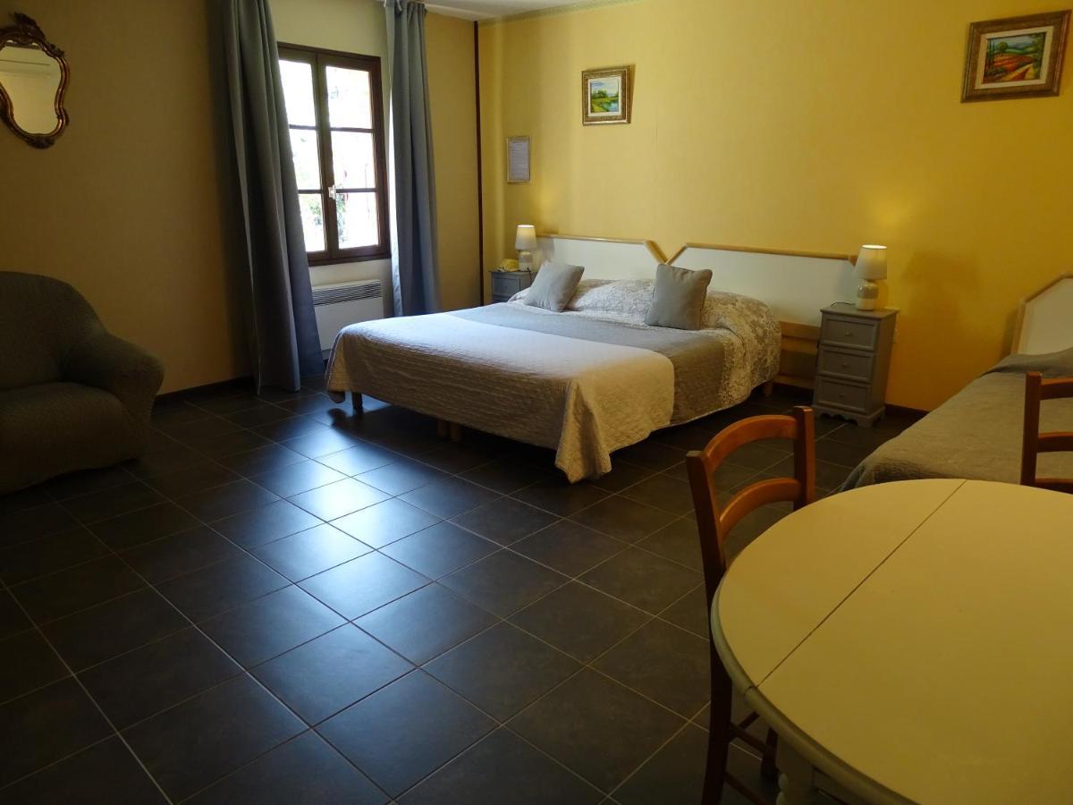 Hotel Mas De L'Espaire Les Vans Luaran gambar
