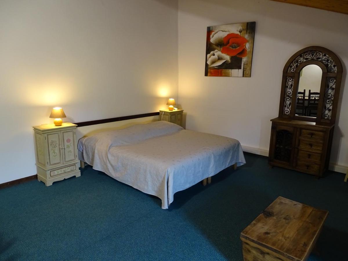 Hotel Mas De L'Espaire Les Vans Luaran gambar